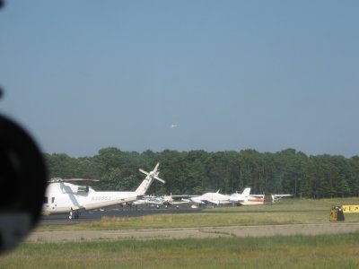 East Hampton plane approaching