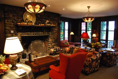 Library at Manoir Hovey, North Hatley, QC