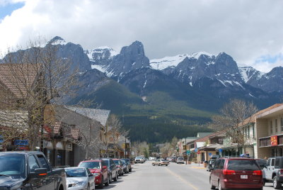 Rush hour, downtown Canmore