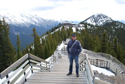 Walkway from summit gondola house to weather station