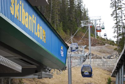 Gondola from base to the chalet up in the meadows
