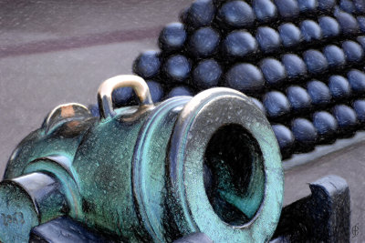 Palace Cannon I - 2000.jpg