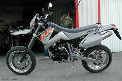 #067 KTM 640 Supermoto (LC4)