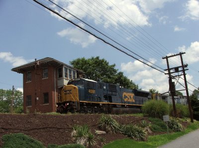 CSX SD80MAC 4591 passes G tower in Gordonsville, VA