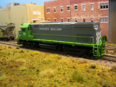 VM C424 #292 new loco in the original scheme rear view