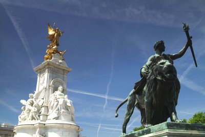 Statue of the square.jpg