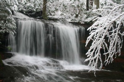 Rock House Falls Frozen Frontal View tb0311shr.jpg