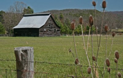Roughish Appalachian Barn and Farm Scene tb0412clr.jpg