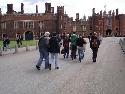 g4/73/564073/3/61025548.HamptonCourtPalace15.jpg