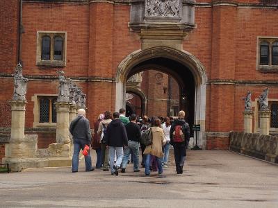 g4/73/564073/3/61025551.HamptonCourtPalace18.jpg