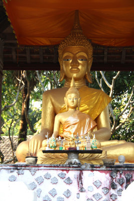 Close-up of the golden Buddha.