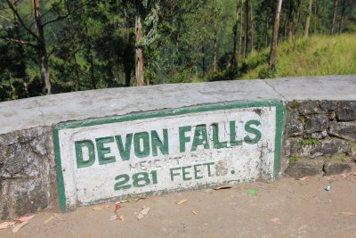 We visited the Devon Falls outside of Nuwara Eliya.