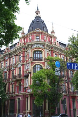 View of the ornate building at 39 Volodymyrska Street (built 1900-1901).