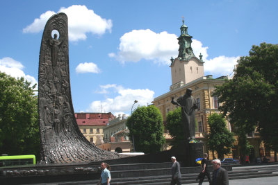 Taras Shevchenko Monument (also known as the Wave of National Revival).