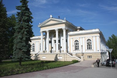 The impressive archeological museum on Rushkinskaya Street.