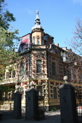 A example of typical Odessa architecture.
