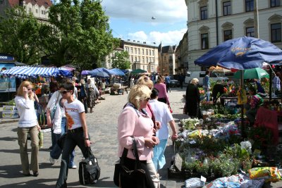 Shoppers at Lviv's Ploshcha Rynok (Old Market Square).