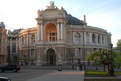 Opera & Ballet Theater (built by Felner & Gelmer (1884-1887). It was closed when I was there.