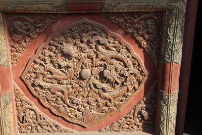 Decorative dragon bas-relief sculpture in the palace.