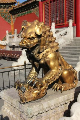 Bronze female lion situated in front of Gate of Heavenly Purity. The lion cub symbolizes fertility of the royal family.