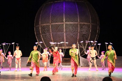 The Beijing Acrobatics Show is a special treat which is not to be missed.