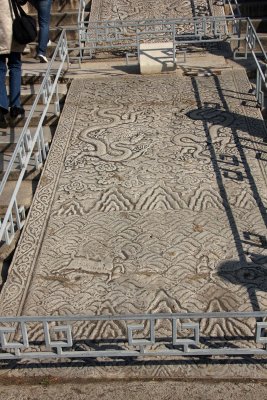 Beautiful stone carvings going up the stairs of the Ling'en Gate.