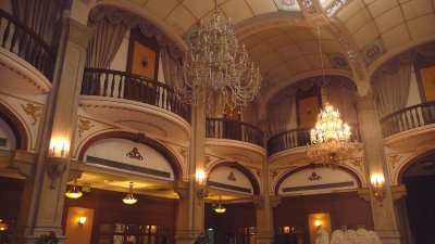 The baroque-style Richards Restaurant has a long history. It has an impressive grand hall to accommodate large gatherings.