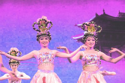 It is based on a dream of TangxuanZong that he was on the moon and ferry maidens in lovely dresses were dancing and singing.