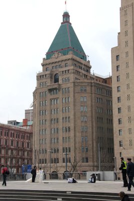 The former Sassoon House, which was completed in 1929, is now the North Building of the Peace Hotel. The roof is made of copper.