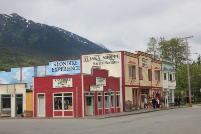 More stores on Broadway including Harley Davidson.