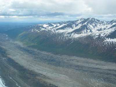 The Ruth Glacier primarily occupies the southeast side Mount McKinley.