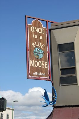 One of many tourist gift shops in Anchorage.
