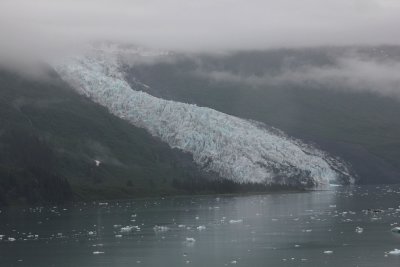 A closer view of the glacier.