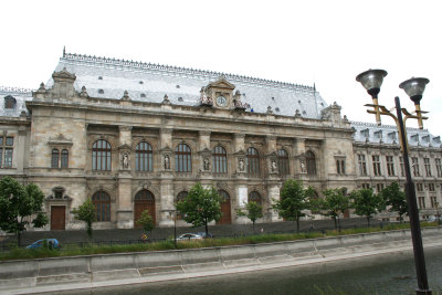 The Palace of Justice is near Unirii Square. It was erected between 1890 - 1895.