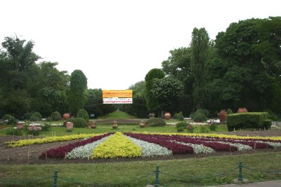 View of the entrance to the botanical gardens.