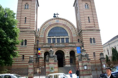 Front view of the Metropolitan Orthodox Cathedral.
