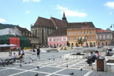 Another vantage point of Council Square (note all the pigeons by the little boy)!