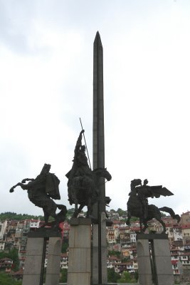 A vertical shot of the Monument of the Assens.