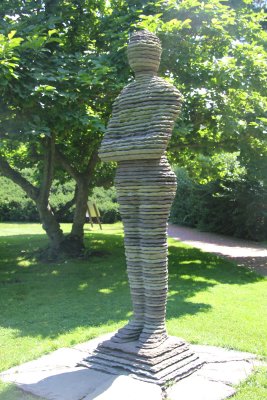 A bluestone sculpture by American/Israeli figurative art sculptor Boaz Vaadia entitled Shaul (1986).