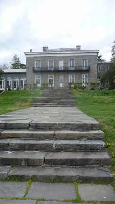 Pathway and steps to the front of the mansion.