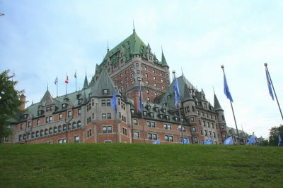 Great shot of Chateau de Frontenac and flags!