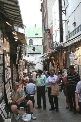 rue du Trsor is reminiscent of Monmartre with the artists displaying their work.
