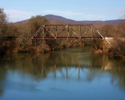 Old railroad bridge in Paint Rock, Alabama.JPG