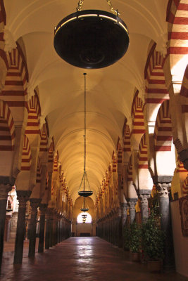 corridor-Mezquita-Cordoba