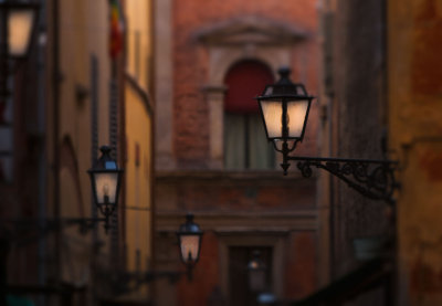 CRW_0096-lamps-in-Bologna.jpg