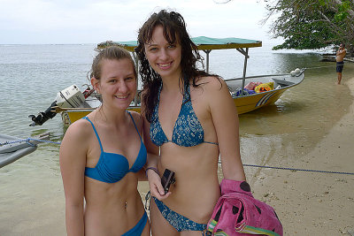 Apres snorkel Taryn and Nicole.jpg