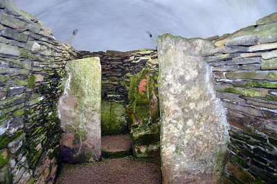 Unston stalled cairn,  inside view.jpg