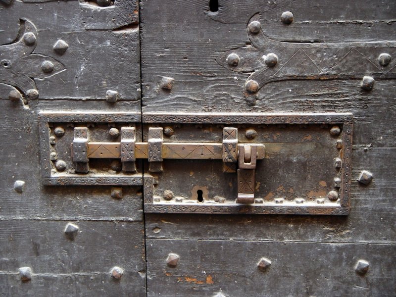 Door knockers, knobs & locks