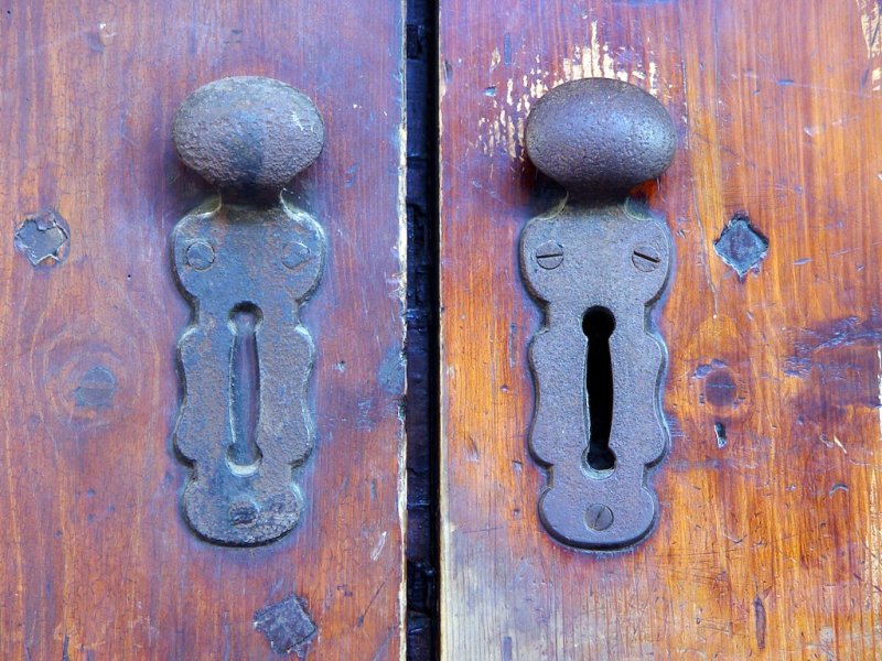 Door knockers, knobs & locks