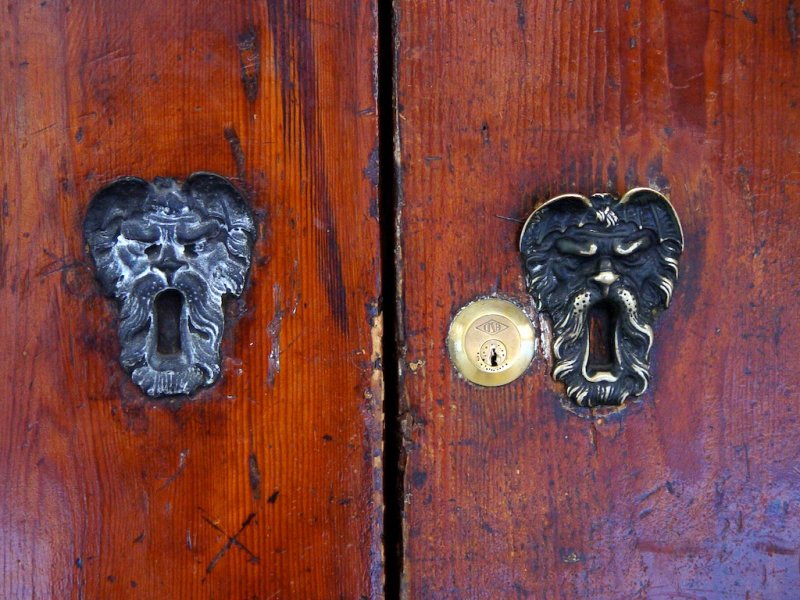 Door knockers, knobs & locks